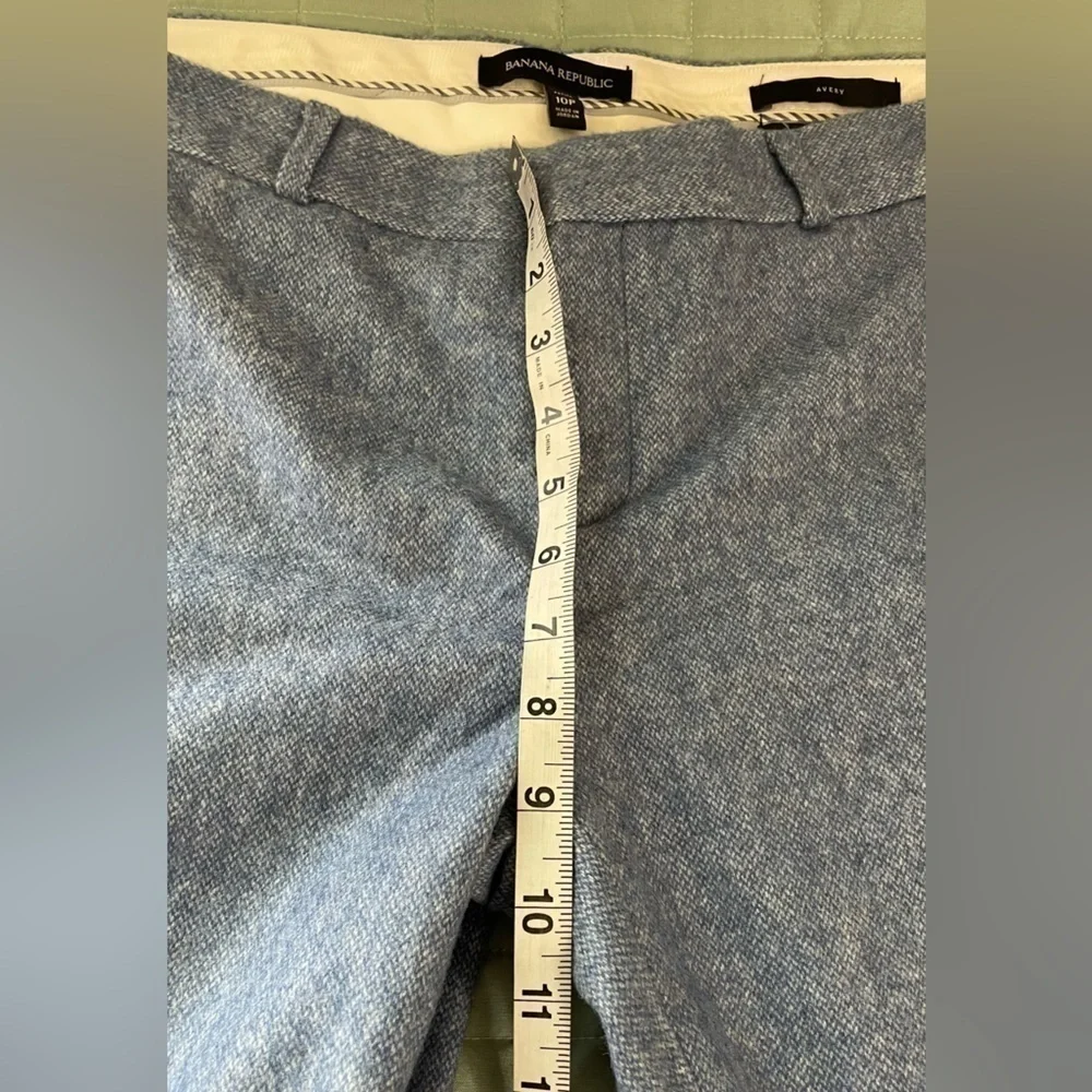 Banana Republic Avery Pant, ankle length, side pockets, wool mix. LIKE NEW
